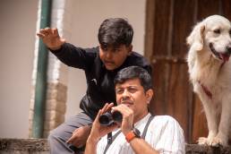 Exploring with expert guidance